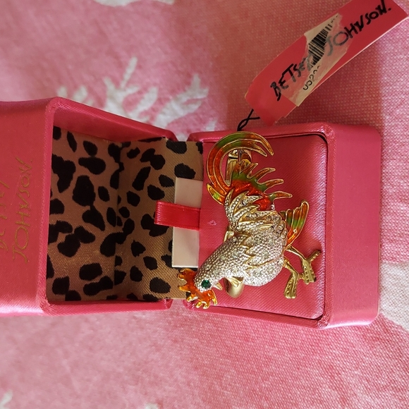 NWT Betsey Johnson VINTAGE FARMHOUSE ROOSTER STRETCH RING - Picture 3 of 7